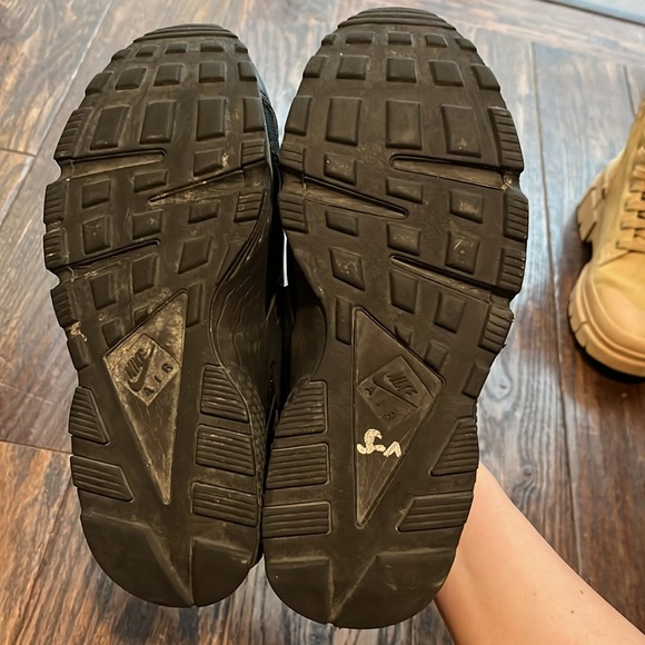 Nike Air Huarache SIZE 7.5 - Picture 4 of 7